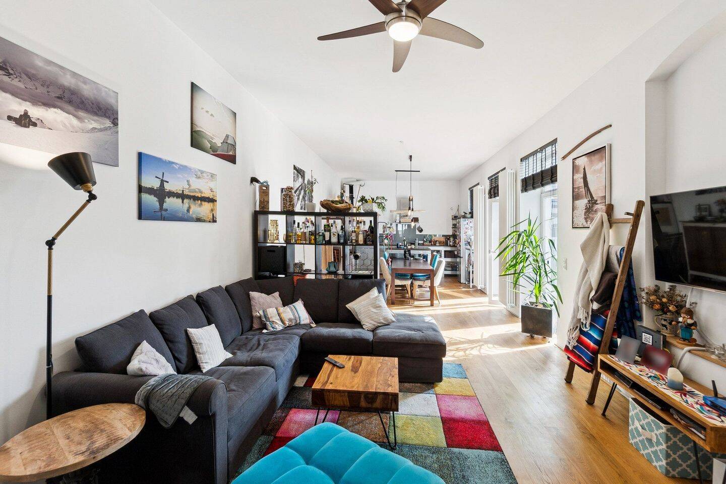 Traumhafte, sanierte Vierzimmer-Altbauwohnung mit großer Balkonterrasse – Düsseldorf – Vorschaubild 7