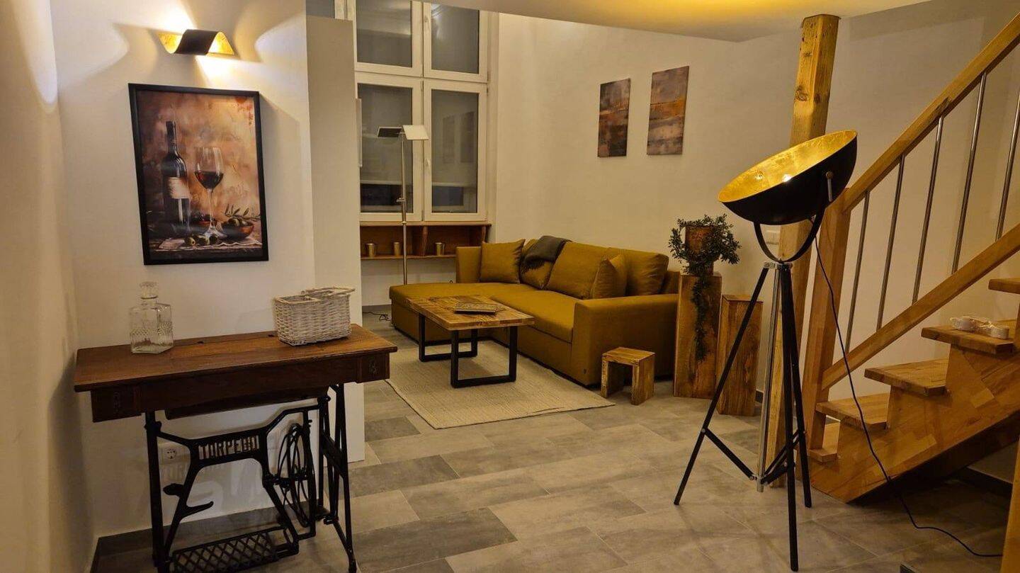 Exquisite klimatisierte Loftwohnung, Homeoffice geeignet