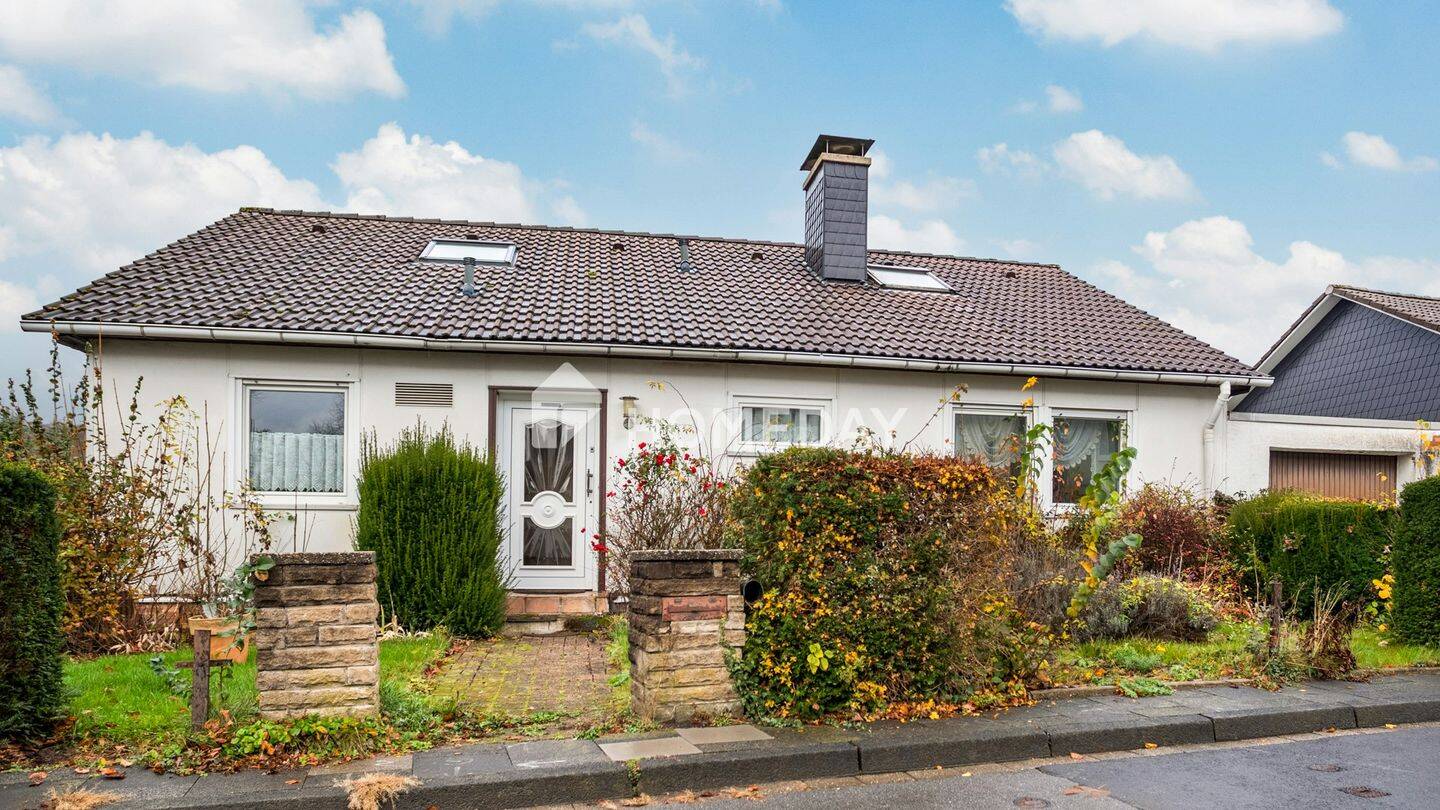 Ideal für Familien - Zweifamilienhaus mit großem Garten & Ausbaureserve im DG auf Erbpachtgrundstück
