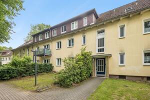 1A-Kapitalanlage: Modernisierte Wohnung, 2,5 Zimmer, Balkon, Garage, vermietet, in ruhiger Wohnlage – 22143 Hamburg – Vorschaubild 2