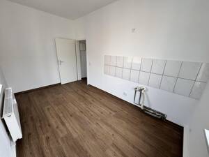 Toplage, Nachmieter gesucht, umfangreiche Renovierung, Schöne helle 2-Raum-Wohnung im 1.OG – 1589 Riesa – Vorschaubild 6
