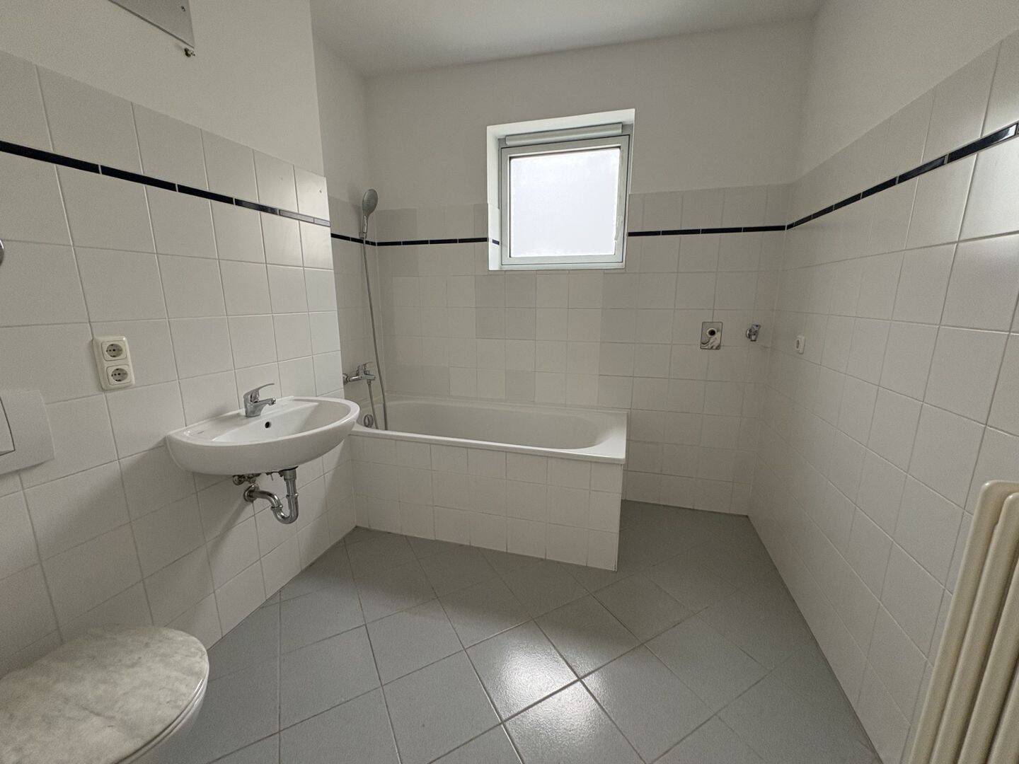 Familienglück im Grünen: 5-Zimmer-Wohnung in Berlin. **Provisionsfrei** – Berlin – Vorschaubild 4