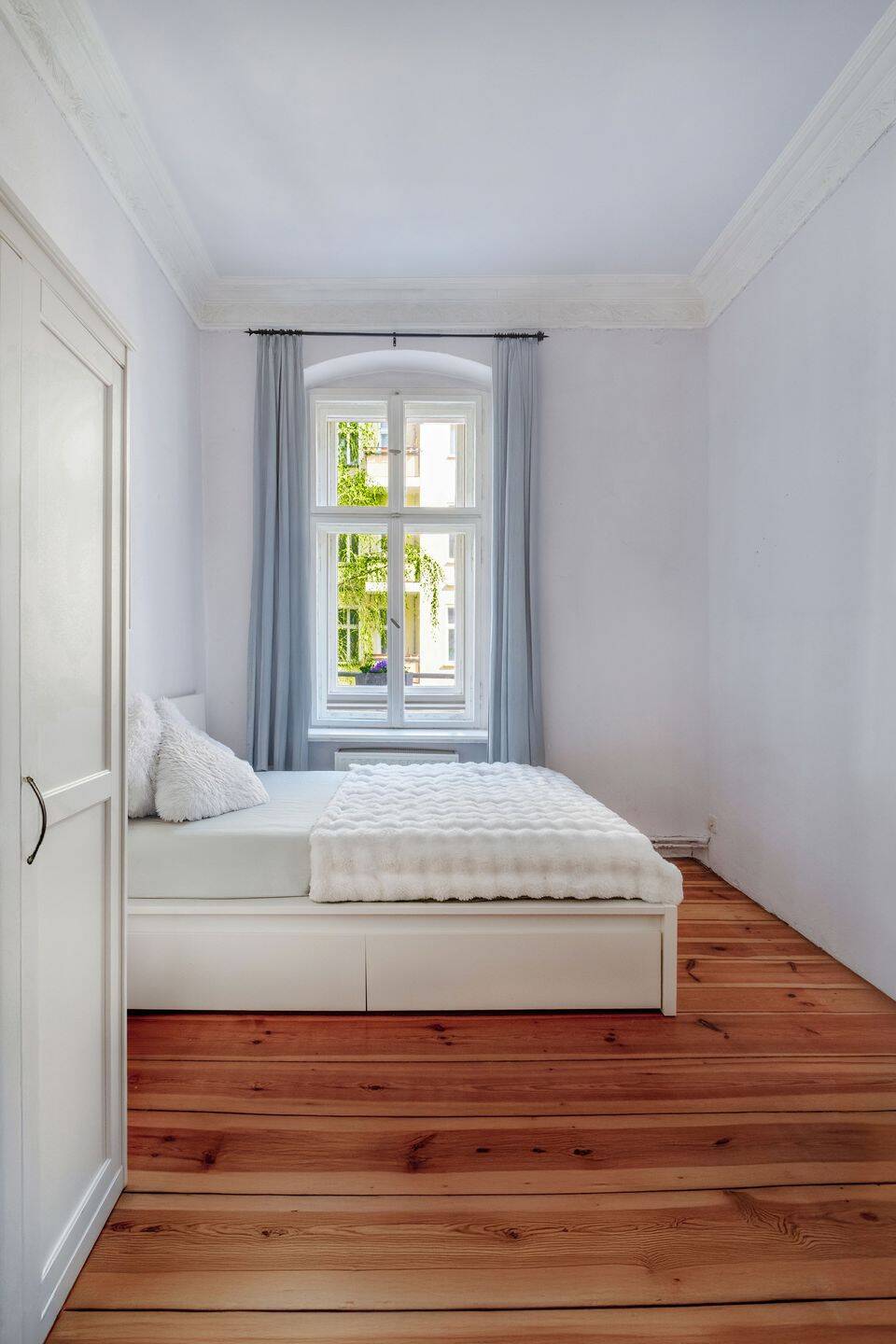 Altbau-Klassiker mit historischem Stuck und drei Balkonen im Winskiez – Berlin – Vorschaubild 4