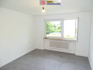 Sehr gut geschnittene 3-Zimmer- Wohnung, neu renoviert in Top-Lage! – 79100 Freiburg im Breisgau – Vorschaubild 9