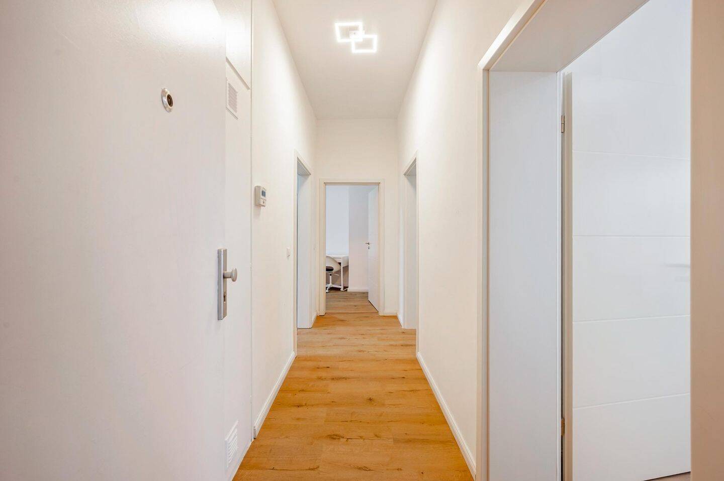 Möblierte neuwertige WG-Zimmer in Mannheim Schwetzinger Vorstadt – Mannheim – Vorschaubild 3