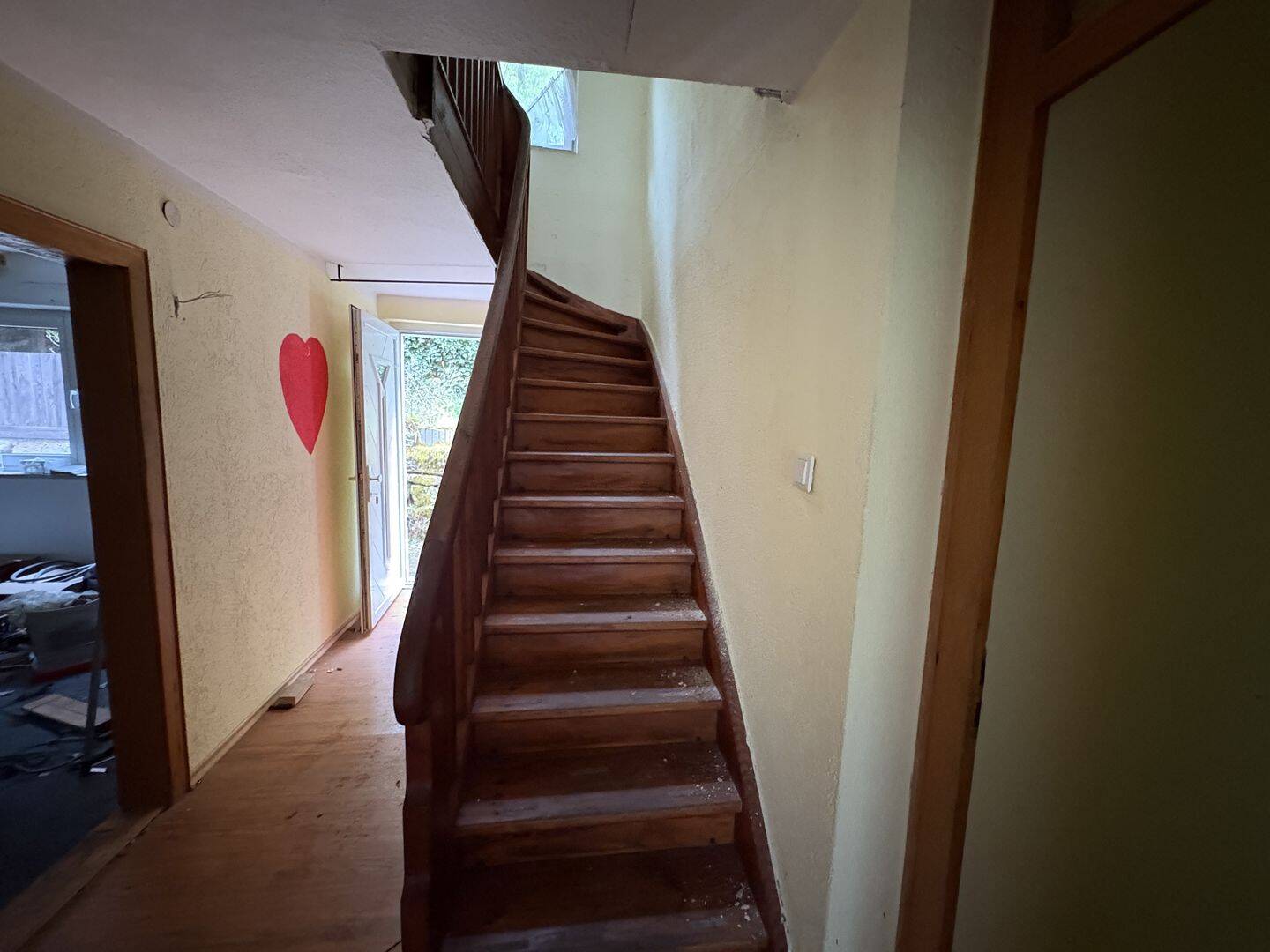 Sanierungsbedürftiges Mehrfamilienhaus in Etzelwang – Etzelwang – Vorschaubild 5