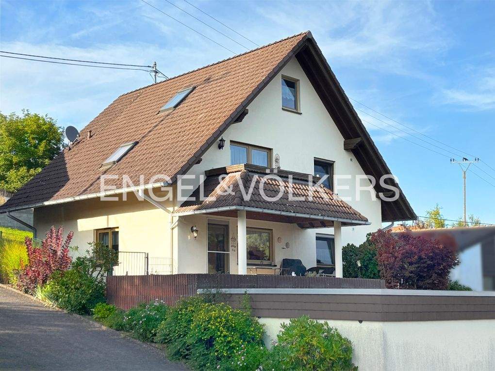 Solides Zweifamilienhaus in ländlicher Lage – Stebach – Bild 1 von 9
