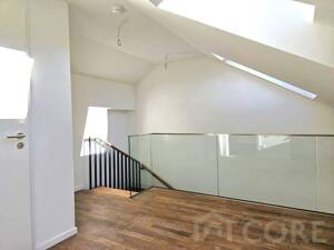 Ganz oben! Moderne Maisonette-Wohnung mit schöner Galerie + sonniger Dachterrasse + TG + Aufzug! – 22145 Hamburg – Vorschaubild 8