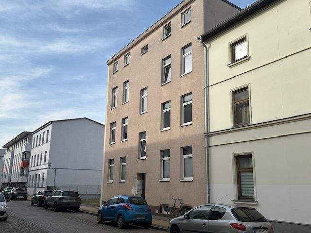 Mehrfamilienhaus im Schweriner Viertel in Güstrow – Güstrow – Bild 1 von 9