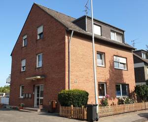 84 m² große Erdgeschosswohnung mit großer Sonnenterrasse und modernem Duschbad
