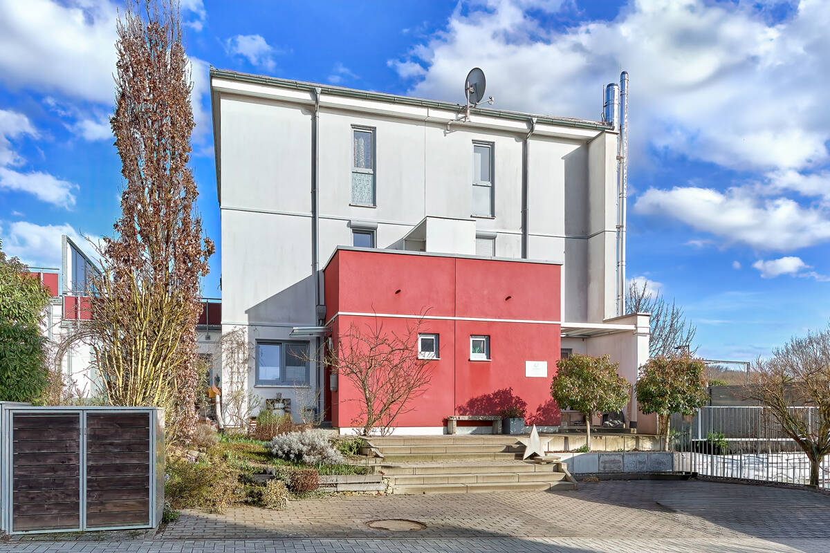 OPTIMAL FÜR DIE FAMILIE! Großzügige Doppelhaushälfte mit Energieklasse A in Wiesbaden-Auringen