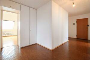 Lichtdurchflutete 3-Zimmer-Dachgeschosswohnung mit Stellplatz in Friedrichsdorf – 61381 Friedrichsdorf – Vorschaubild 8