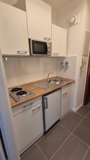 Möbliertes 1-Zimmer-Apartment im Herkules-Haus – kernsaniert, sofort bezugsfertig – 50823 Köln – Vorschaubild 3
