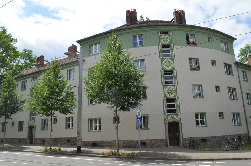 Hochwertig sanierte Altbauwohnung mit Balkon im Leipziger Süden!
