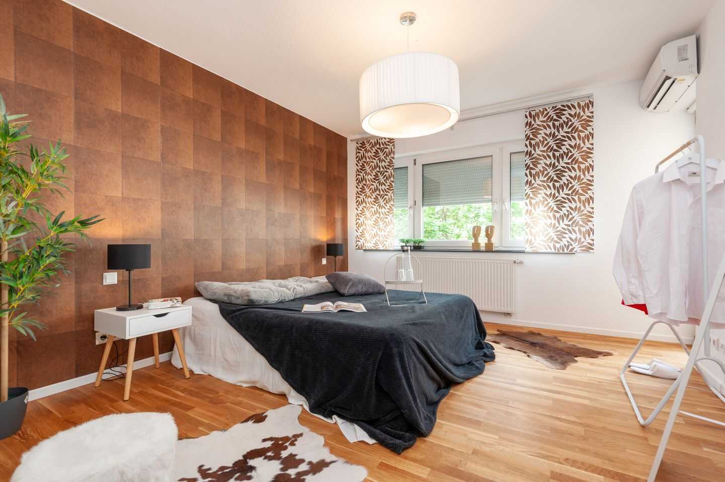 MITTENDRIN - PROVISIONSFREIE luxuriöse 2-Zimmer-Wohnung mit Balkon im Herzen von Stuttgart-Mitte – Stuttgart – Vorschaubild 2