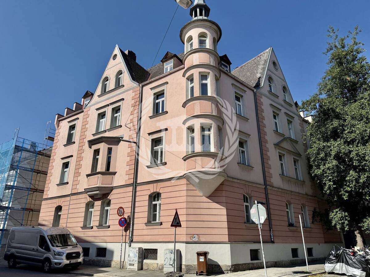 Historischer Altbaucharme in bester Innenstadtlage - Stilvolle 2,5-Zimmer-Wohnung! – 93047 Regensburg – Bild 1 von 9