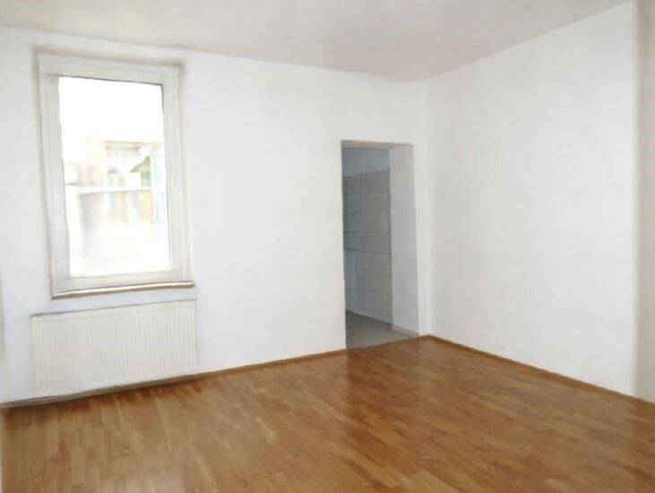 Helle Wohnung im 1. OG. # privates 4 Parteien-Haus # City-Lage vs. Eickener Kult + Flair # via Amt möglich – Mönchengladbach – Vorschaubild 2