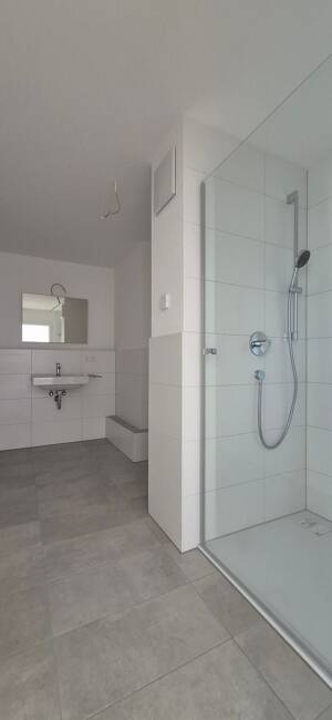 Moderne Dachgeschosswohnung mit toller Ausstattung - Einziehen und Wohlfühlen – 71665 Vaihingen an der Enz – Vorschaubild 8