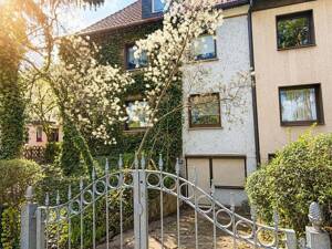 RAUMWUNDER IN DER KRÄMPFERVORSTADT- MEHRGENERATIONENHAUS