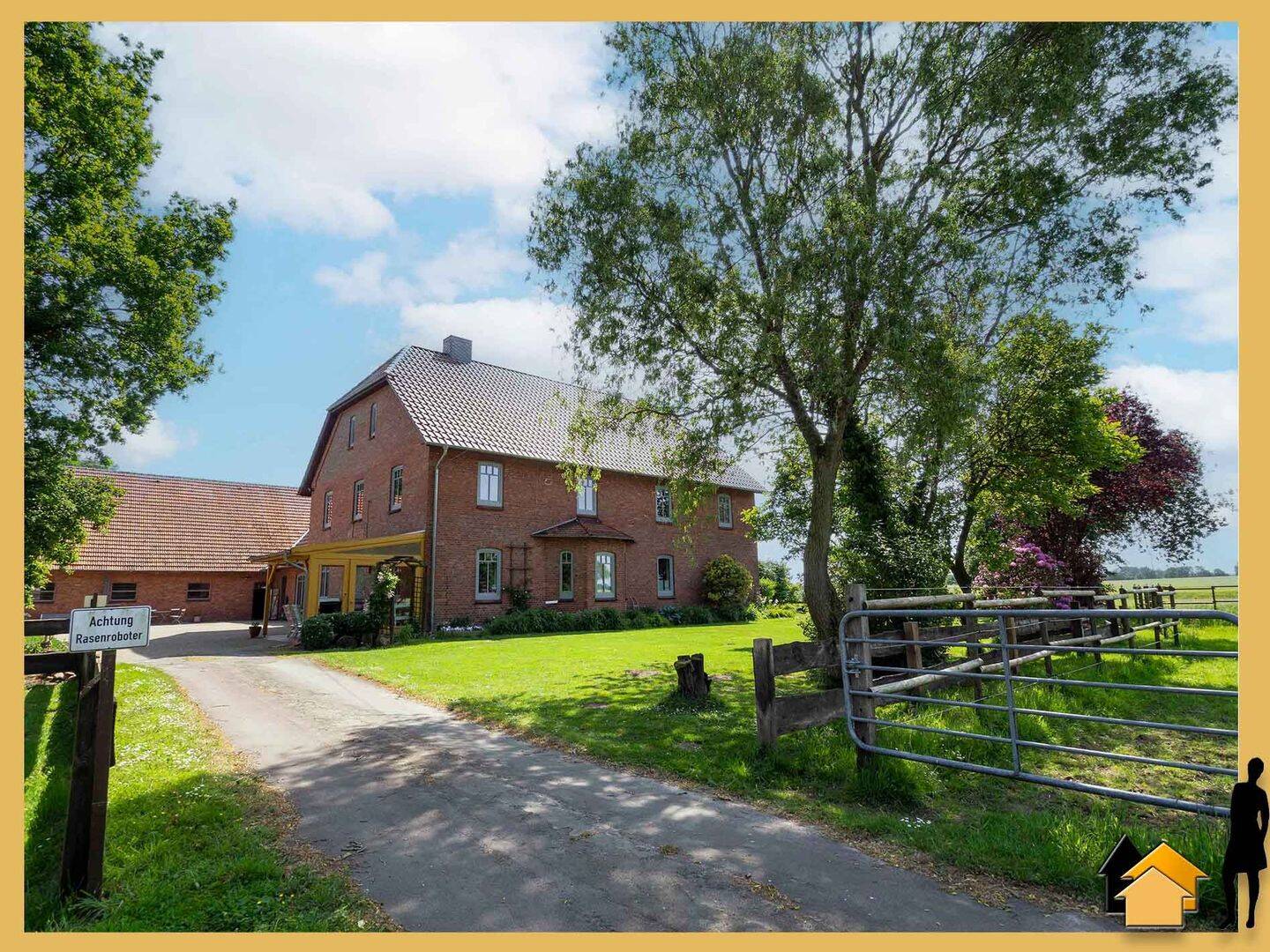 Mit weitem Wiesenblick - Modernes OG-Appartement mit Garten auf einem Pferdehof in Alleinlage