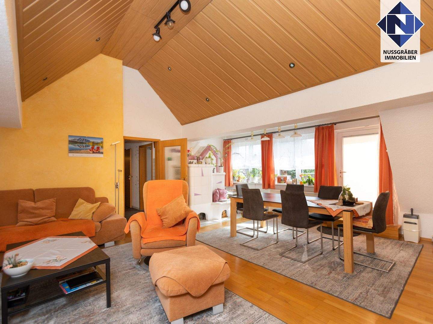 Ein ideales Generationenhaus für 3 Familien - mit Potential in zentrumsnaher Wohnlage – Wendlingen am Neckar – Bild 1 von 9