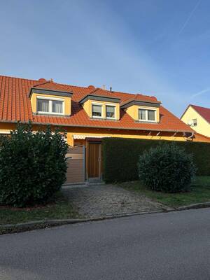 Einziehen & Wohlfühlen! Modernes Reihenhaus in Erfurt-Mittelhausen – ideal für kleine Familien