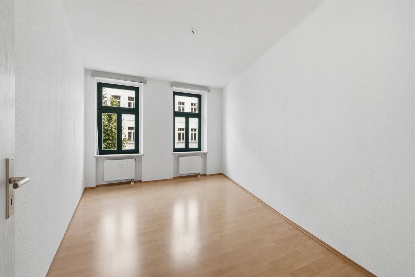Leerstehende 2-Zimmer-Wohnung mit Aufzug und Einbauküche in beliebter Lage von Leipzig-Leutzsch! – Leipzig – Vorschaubild 5