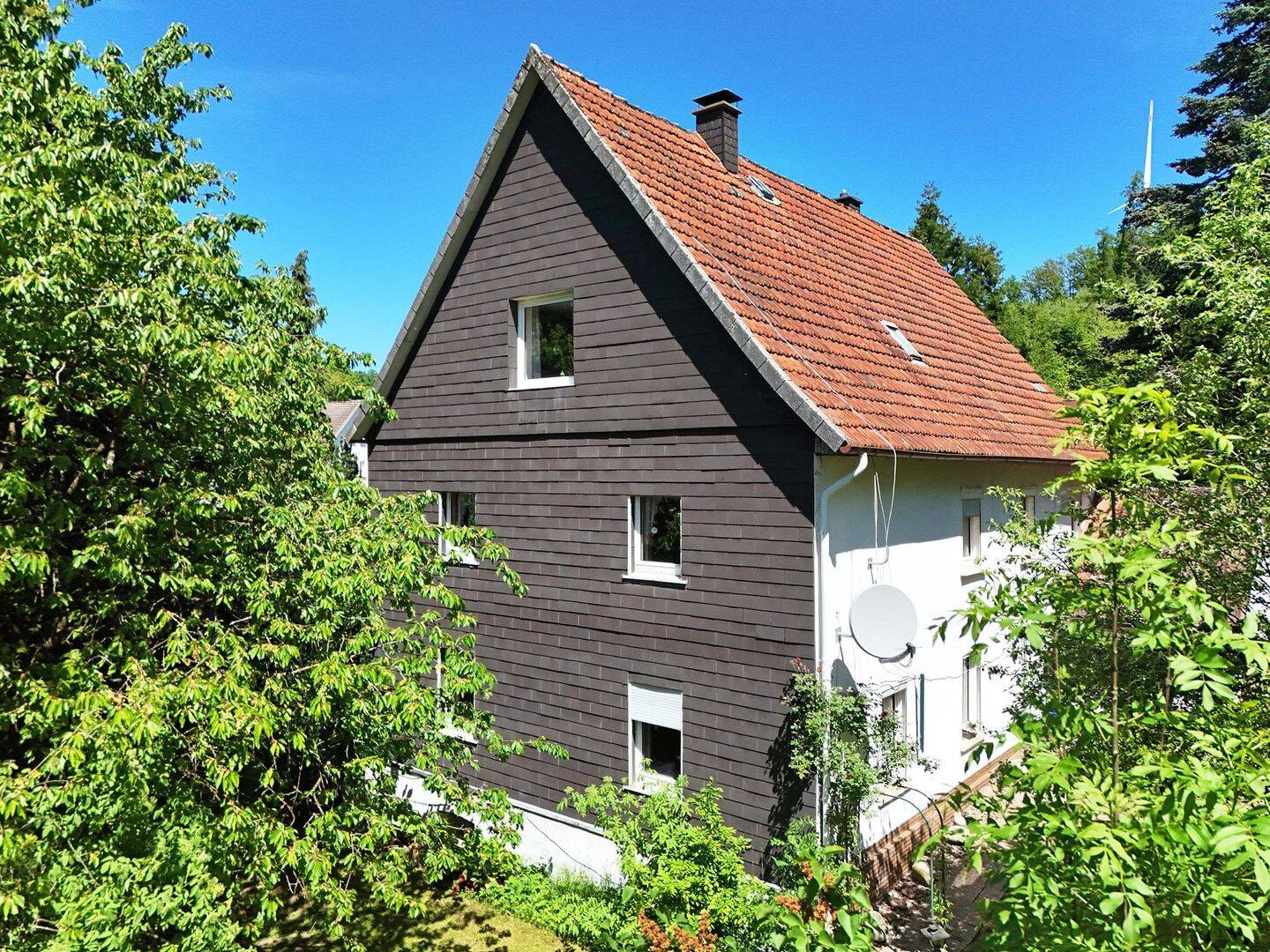 Familienleben mit Freiraum und Entwicklungspotenzial! – Lügde – Vorschaubild 2