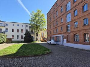 ...geräumige 4-Raum Dachgeschoss Wohnung mit Balkon und Stellplatz in der ehemaligen Senffabrik – 39108 Magdeburg – Vorschaubild 4