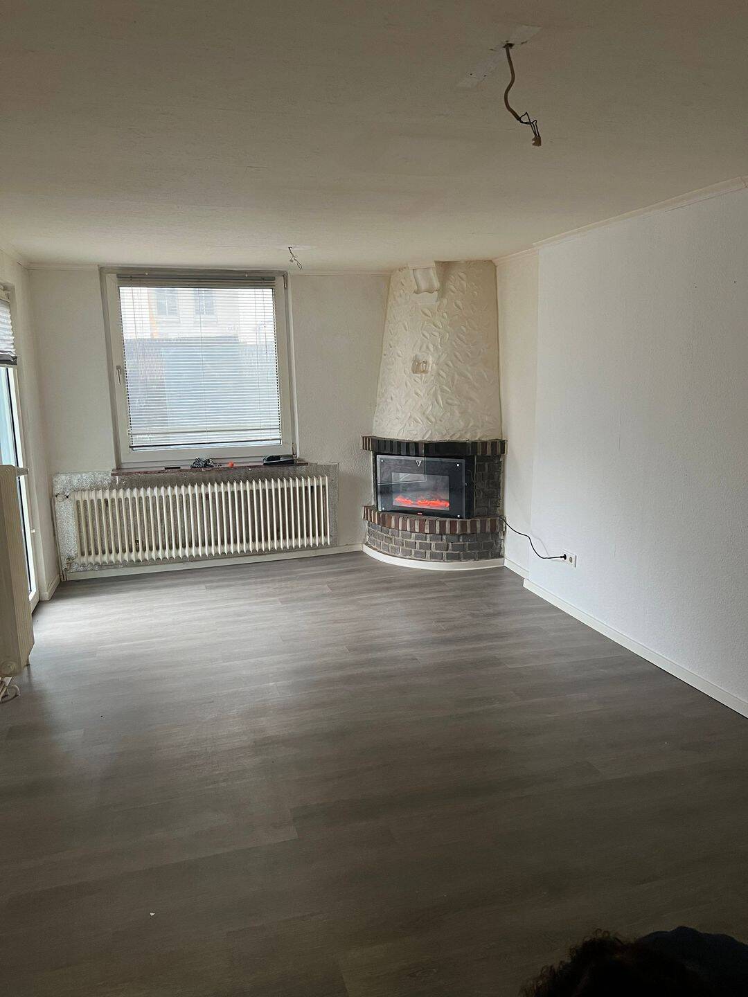 Hübsches, kleines Haus mit Wohnung. Keine Provision, nur an ruhige Mieter. – Wilhelmshaven – Vorschaubild 4