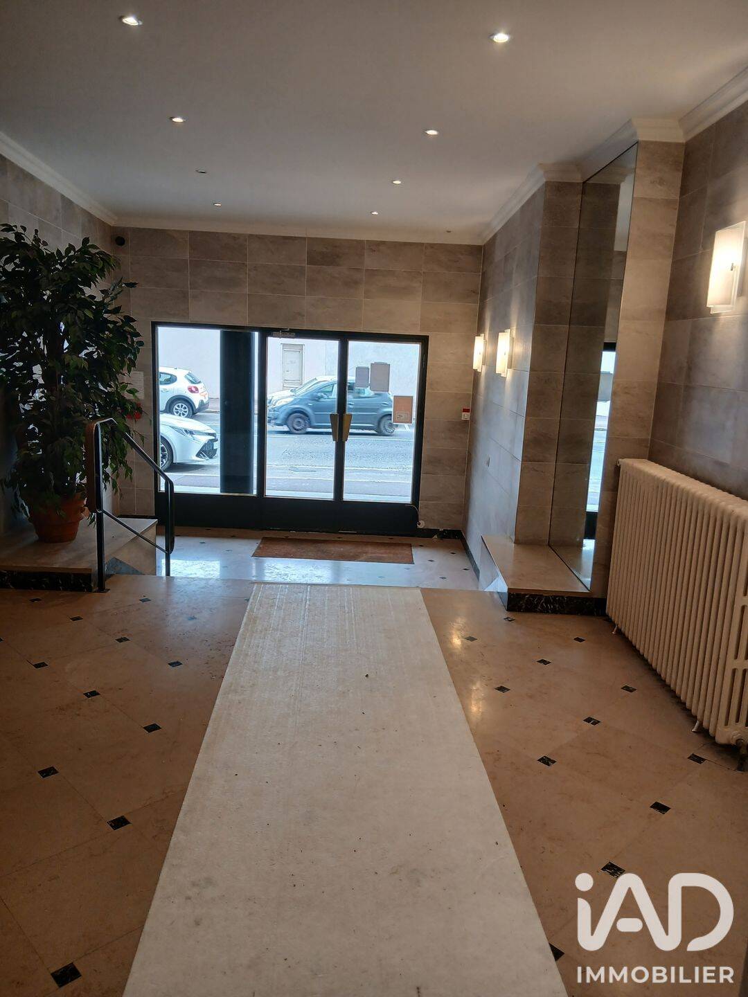 5 pièces 115 m² · à Saint-Germain-en-Laye · 114,7 m² · 720 €/mois