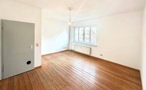Single-Wohnung im 1.OG mit Duschbad und Pantry-Küche