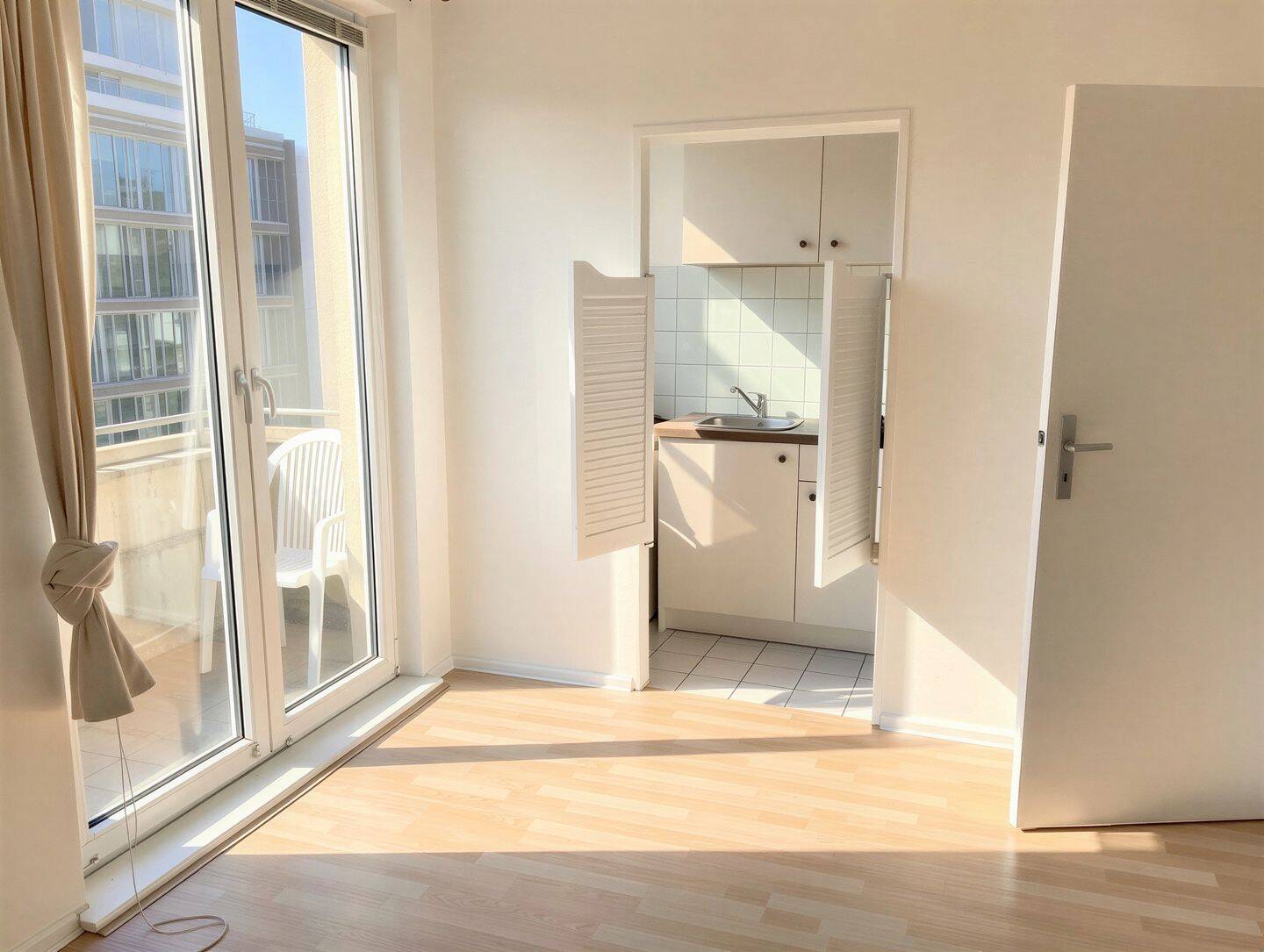 Vermietetes City-Apartment mit Balkon in Charlottenburg - Kapitalanlage – Berlin – Vorschaubild 2
