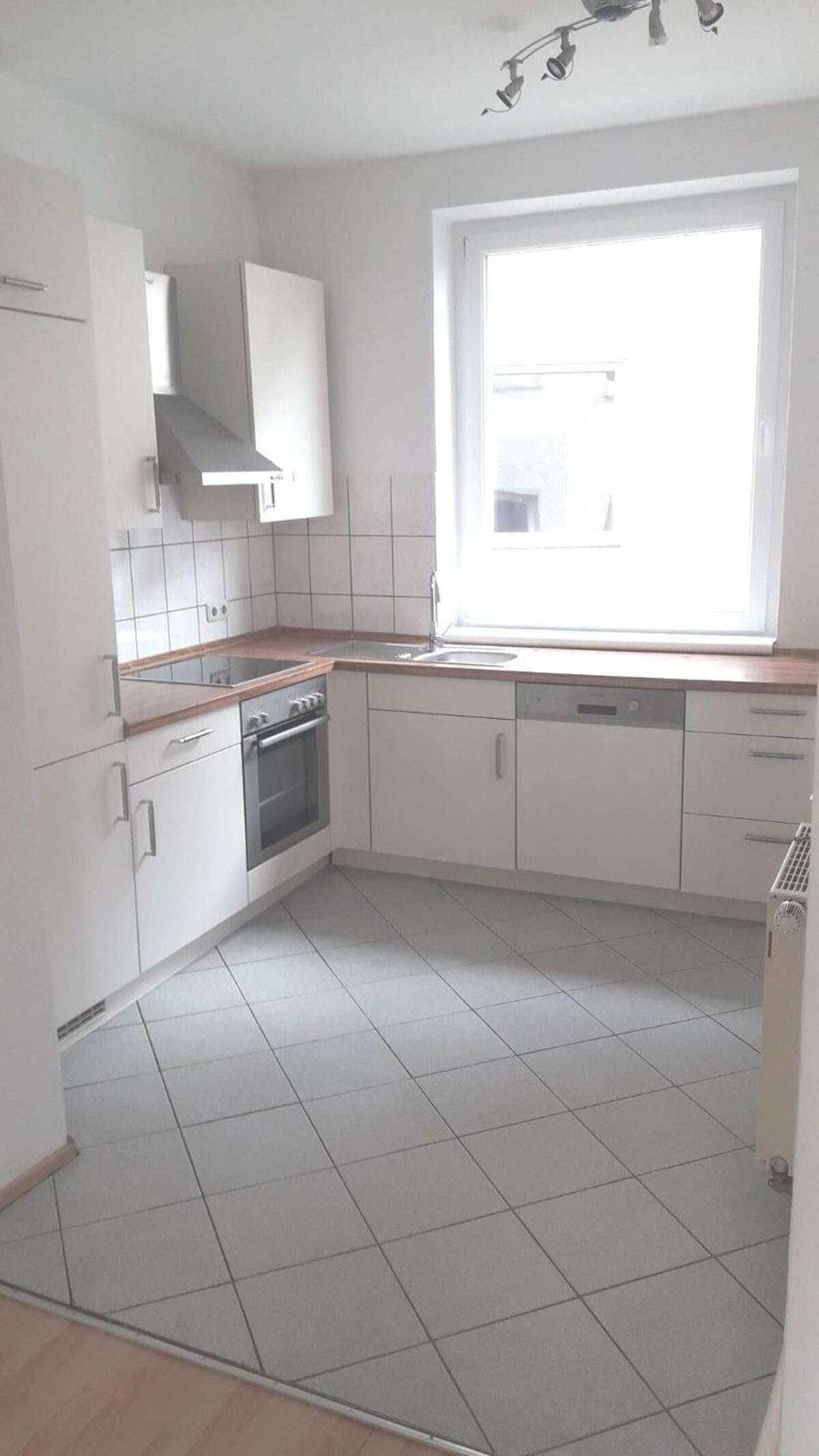 DREI ZIMMER, ruhig und zentral - WG geeignet – 99085 Erfurt – Bild 1 von 9
