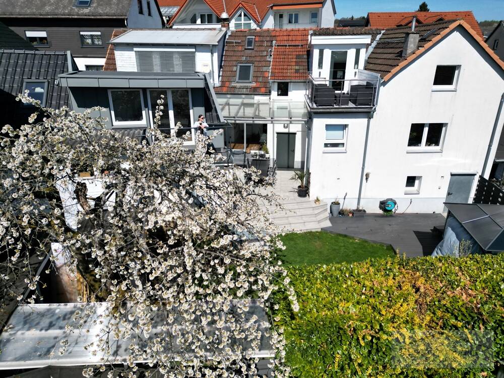 Spacious Home near U.S. Base with Large Living Areas and No Buyer Commission – Taunusstein – Bild 1 von 9