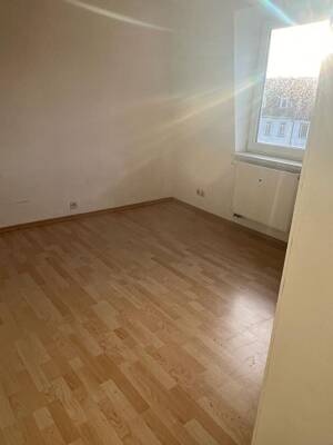 Besichtigungen bitte telefonisch abstimmen- 3,5 Zimmer im DG mit Einbauküche – 99086 Erfurt – Vorschaubild 4