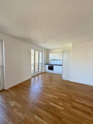 Zentrale 2-Raum-Wohnung mit Einbauküche und Balkon – 1067 Dresden – Vorschaubild 2