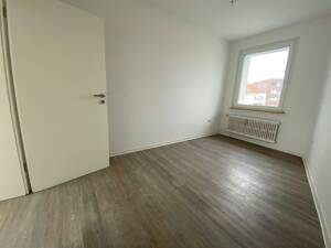 Fertig renoviert! Schöne 3,5-Zimmer Wohnung mit Balkon – 45327 Essen – Vorschaubild 3