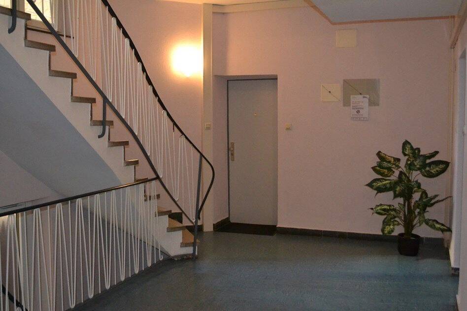 Stuttgart-West: Renovierte 3-Zimmer-Wohnung (74 m²) mit Balkon & Einbauküche – Stuttgart – Vorschaubild 2