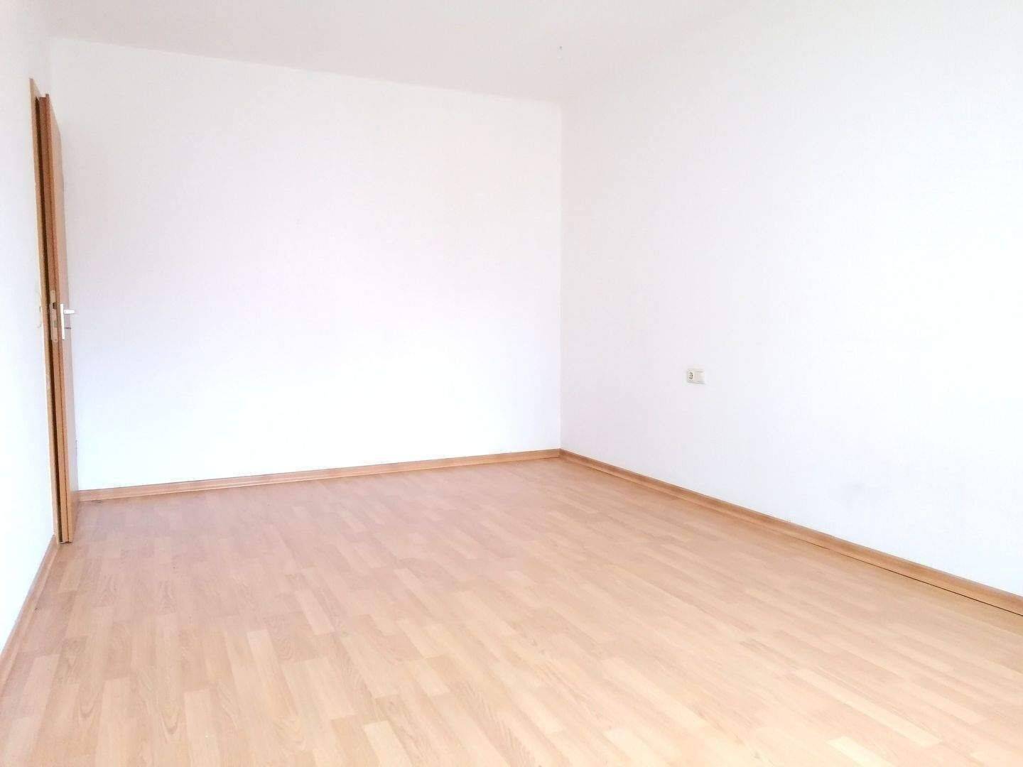 !! 2-Zimmer-Wohnung mit PKW-Stellplatz, Balkon und Aufzug !! – Chemnitz – Vorschaubild 7