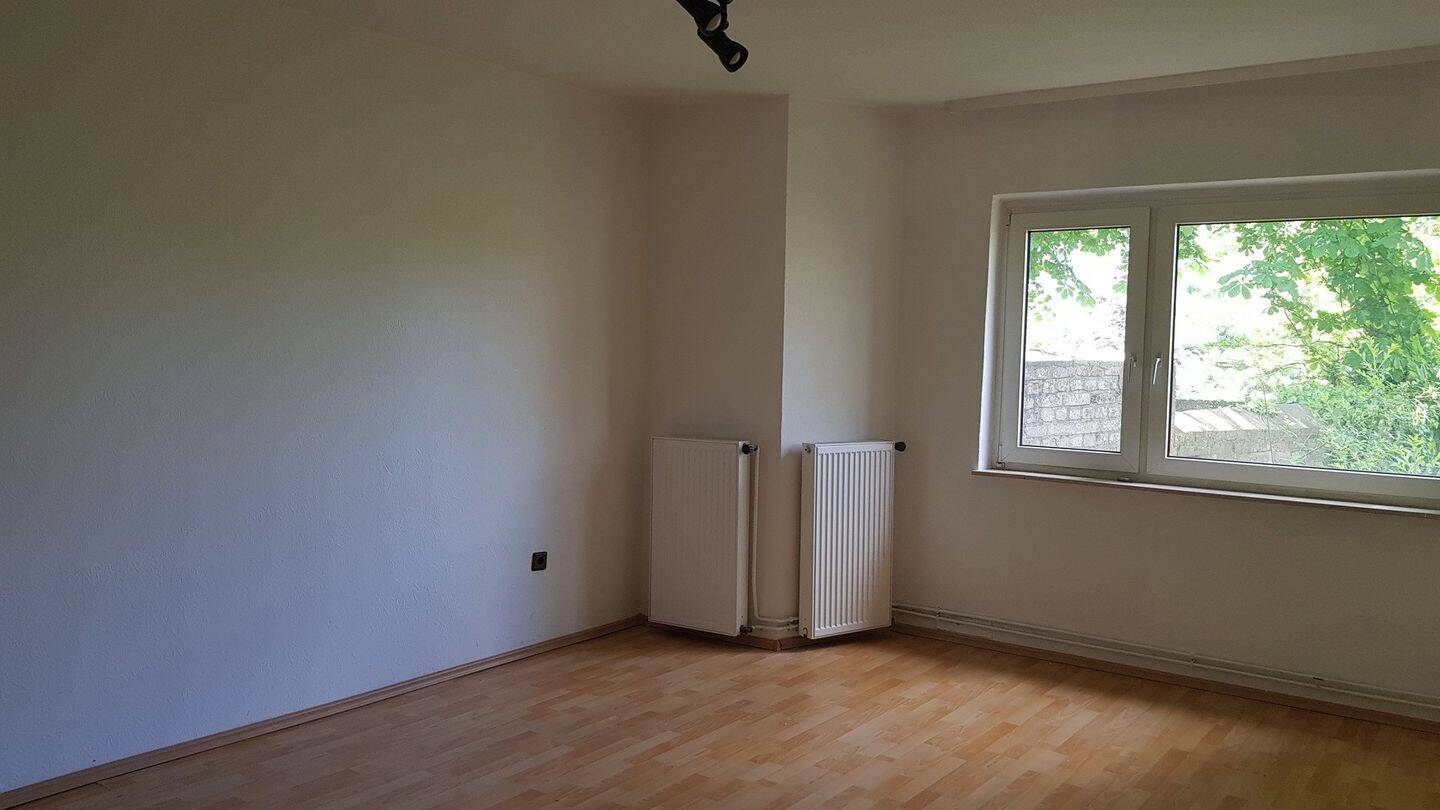 Nähe Barmenia und Uni, Apartment mit Einbauküche und Gartennutzung