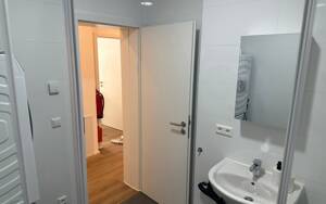 Möbliertes Zimmer, Auf Zeit & WG in Stuttgart ab 1 Monat flexibel mieten – 70329 Stuttgart – Vorschaubild 5