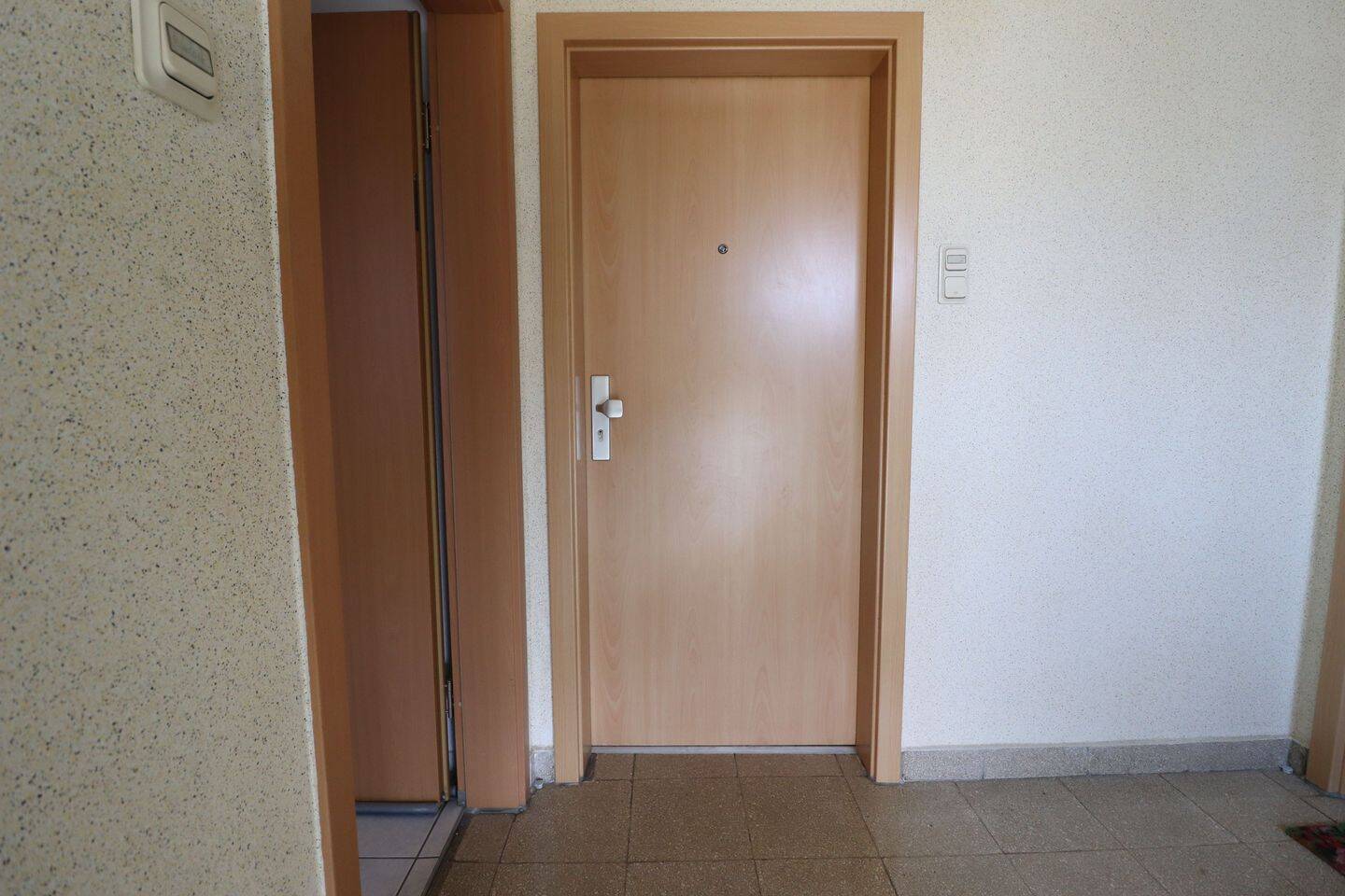Ab 01.09. 2,5-Raum Wohnung bald mit Balkon inkl. Treppenhausreinigung, Winterdienst – Oberhausen – Vorschaubild 7