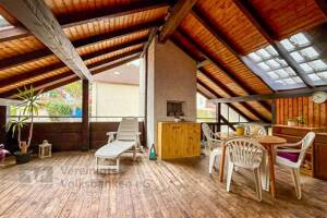 Über den Dächern von Merklingen. Gut geschnittene Dachgeschosswohnung mit großer überdachter Terrasse – 71263 Weil der Stadt – Vorschaubild 3