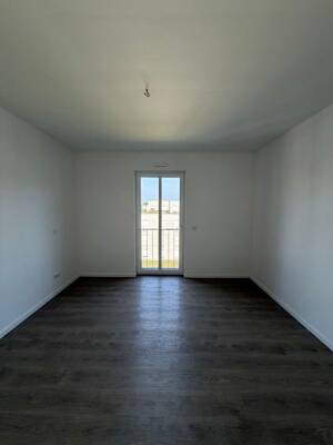 Moderne 2-Raum-Wohnung mit Einbauküche und Balkon – 1067 Dresden – Vorschaubild 4