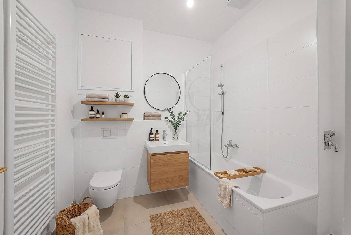 Elegantes Wohnen im denkmalgeschützten Altbau: Großzügige 4-Zimmer-Wohnung mit Balkon – München – Vorschaubild 5
