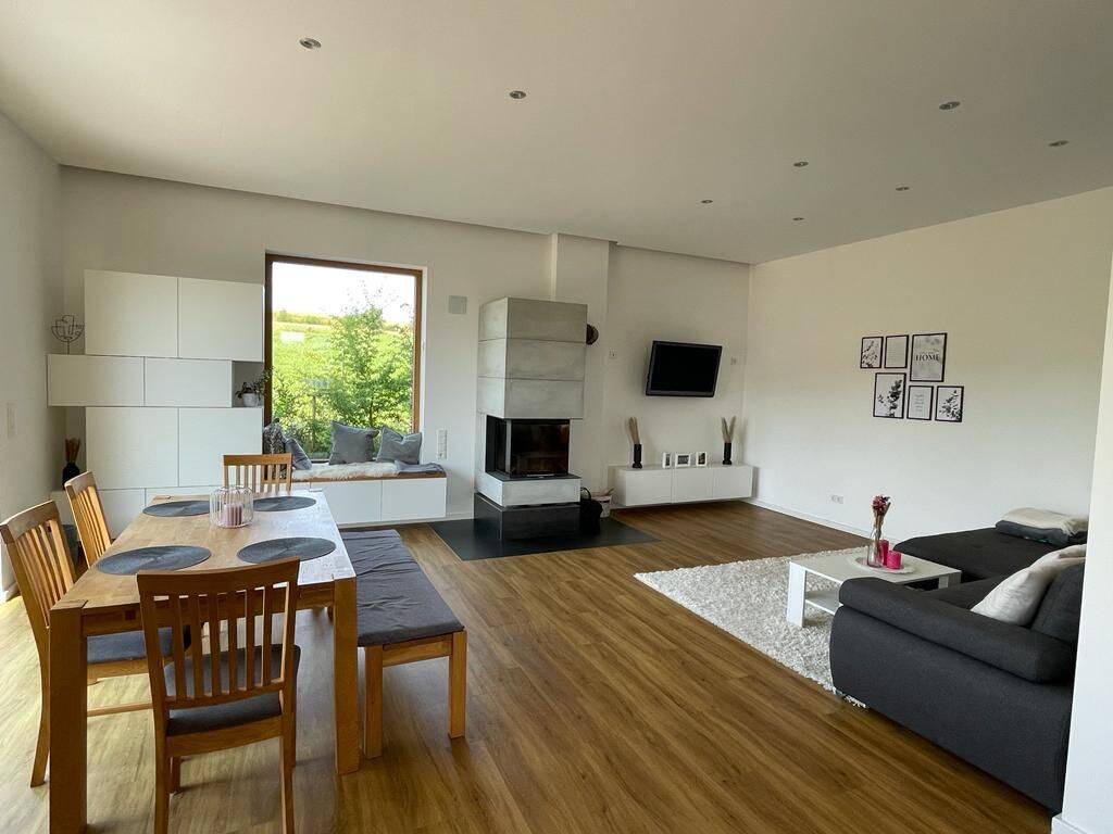 Hochwertige Wohnung mit Garten – Vöhl – Vorschaubild 2