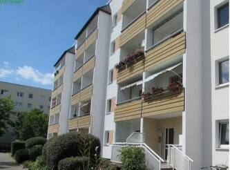 3-Zimmer-Wohnungen mit Balkon im 2.OG. eines sanierten MFH. Fernheizung. – Magdeburg – Bild 1 von 7