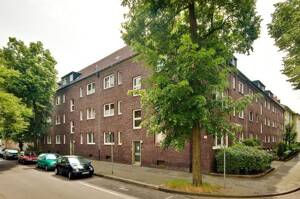 *Charmante 2-Zimmer-Wohnung mit Balkon und Einbauküche*