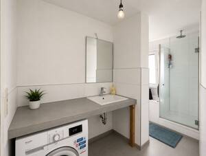 "Großzügige 5-Zimmer-Wohnung mit Balkon, Garage & Aufzug - attraktive Kapitalanlage in Regensburg" – 93057 Regensburg – Vorschaubild 9